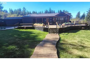 97450 Kadora Ln, North Bend, OR 97459 - Photo 17