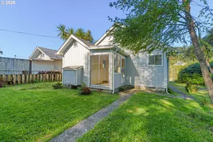 1887 Madrona St, North Bend, OR 97459 - Photo 9