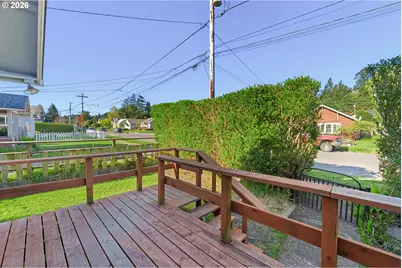 Madrona St, North Bend, OR 97459 - Photo 5