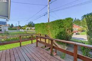 1887 Madrona St, North Bend, OR 97459 - Photo 5