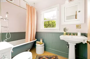 5916 N Moore Ave, Portland, OR 97217 - Photo 15