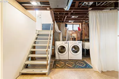 5916 N Moore Ave, Portland, OR 97217 - Photo 27