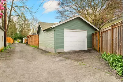 5916 N Moore Ave, Portland, OR 97217 - Photo 33