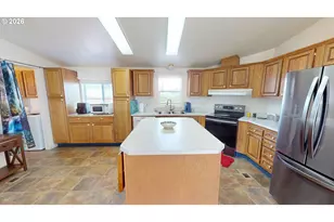 98042 W Benham Ln, Brookings, OR 97415 - Photo 11
