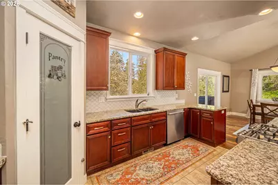 1750 E Taylor Ave, Cottage Grove, OR 97424 - Photo 7
