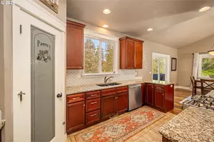 1750 E Taylor Ave, Cottage Grove, OR 97424 - Photo 7