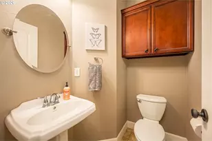1750 E Taylor Ave, Cottage Grove, OR 97424 - Photo 9