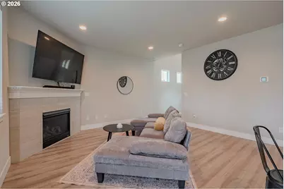 8738 N 1st St, Ridgefield, WA 98642 - Photo 3