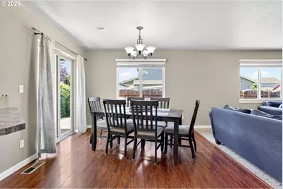 511 Paradise St, Woodburn, OR 97071 - Photo 11
