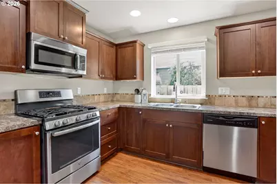511 Paradise St, Woodburn, OR 97071 - Photo 9