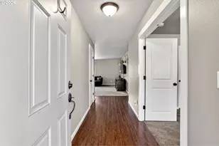 511 Paradise St, Woodburn, OR 97071 - Photo 3