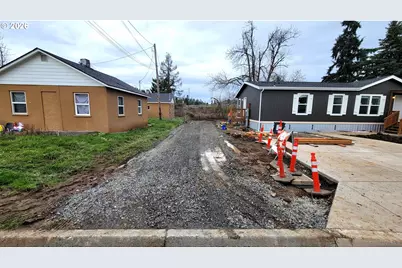 E Chamberlain Ave #900, Cottage Grove, OR 97424 - Photo 5