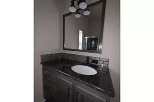 21298 NE Butler Market Rd, Bend, OR 97701 - Photo 11