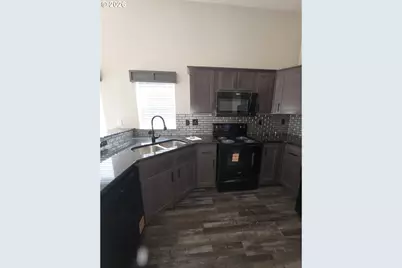 21298 NE Butler Market Rd, Bend, OR 97701 - Photo 7
