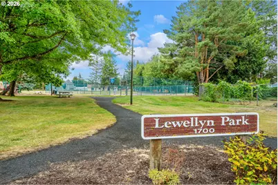 1719 SE Lewellyn Ave, Troutdale, OR 97060 - Photo 35