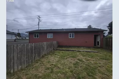 406 Evergreen Dr, Tillamook, OR 97141 - Photo 3