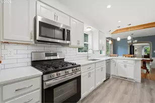 7200 SW Benz Park Dr, Portland, OR 97225 - Photo 9