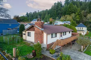 205 Marsh St, Gardiner, OR 97441 - Photo 9