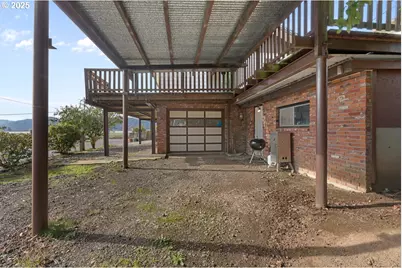 205 Marsh St, Gardiner, OR 97441 - Photo 11