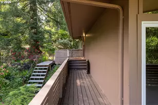 7190 SW Raleighwood Ln, Portland, OR 97225 - Photo 33