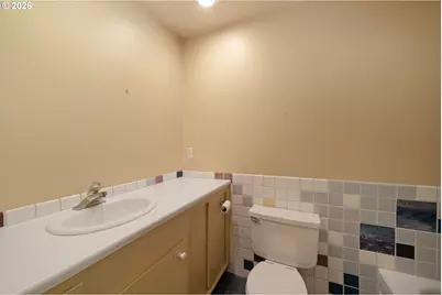 7190 SW Raleighwood Ln, Portland, OR 97225 - Photo 13