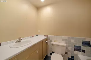 7190 SW Raleighwood Ln, Portland, OR 97225 - Photo 13
