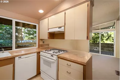 7190 SW Raleighwood Ln, Portland, OR 97225 - Photo 5