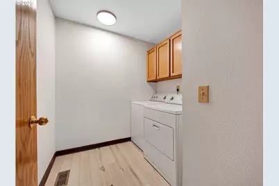 2568 SW Orchard Ct, Gresham, OR 97080 - Photo 17