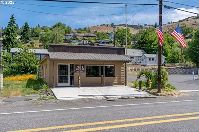 421 State St, Lyle, WA 98635 - Photo 1