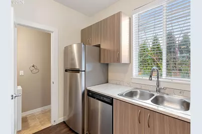 110 NE 109th Ave, Portland, OR 97220 - Photo 11