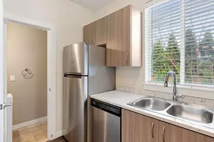 110 NE 109th Ave, Portland, OR 97220 - Photo 11