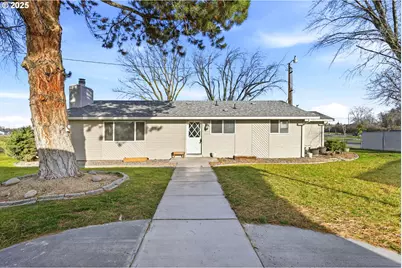 1322 NE Gillespie Ln, Hermiston, OR 97838 - Photo 1