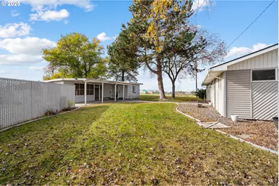 1322 NE Gillespie Ln, Hermiston, OR 97838 - Photo 23