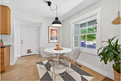 10239 N Central St, Portland, OR 97203 - Photo 9