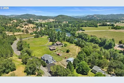 1523 Melqua Rd, Roseburg, OR 97471 - Photo 3