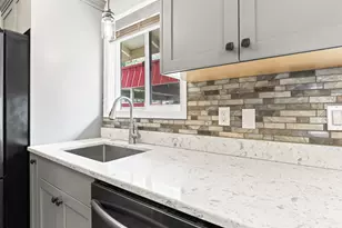 14967 SE Grant Ct, Portland, OR 97233 - Photo 13