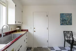 2355 SW Cedar St, Portland, OR 97205 - Photo 21