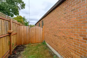 714 S Meridian St, Newberg, OR 97132 - Photo 3