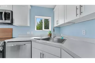625 SW 9th St, Dundee, OR 97115 - Photo 13