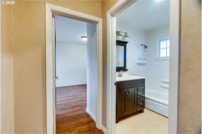 12830 NE Pacific St, Portland, OR 97230 - Photo 13