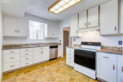 12830 NE Pacific St, Portland, OR 97230 - Photo 9