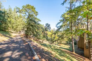 418 Stonewood Dr, Eugene, OR 97405 - Photo 27