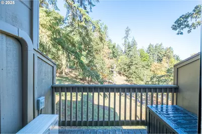 418 Stonewood Dr, Eugene, OR 97405 - Photo 11