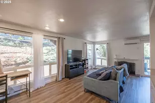 418 Stonewood Dr, Eugene, OR 97405 - Photo 5