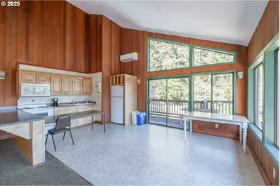 418 Stonewood Dr, Eugene, OR 97405 - Photo 23