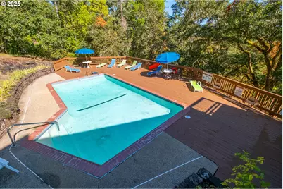 418 Stonewood Dr, Eugene, OR 97405 - Photo 25