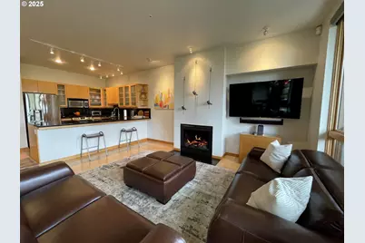 1030 NW Johnson St #424, Portland, OR 97209 - Photo 7