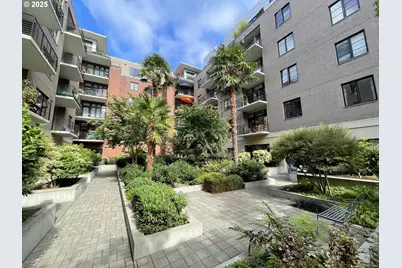 1030 NW Johnson St #424, Portland, OR 97209 - Photo 3