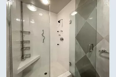 1030 NW Johnson St #424, Portland, OR 97209 - Photo 23