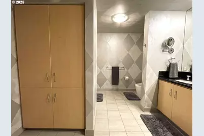 1030 NW Johnson St #424, Portland, OR 97209 - Photo 21